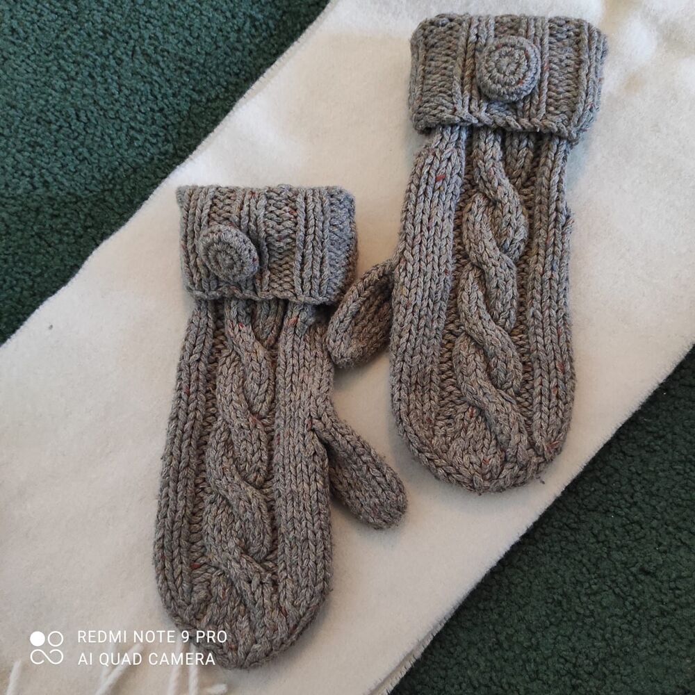 GAP Hand Knit Cable Mittens Women S/M Heather Gray Wool Blend Winter Gloves - Picture 12 of 13